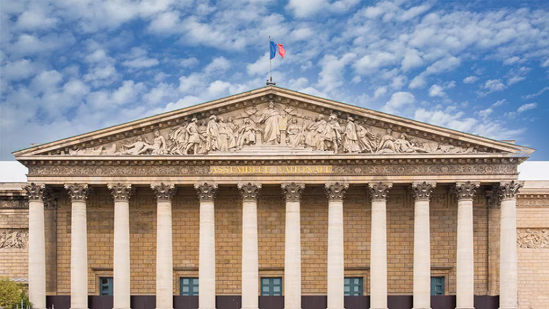 France is relatively insulated from tariff tensions amid persisting fiscal concerns